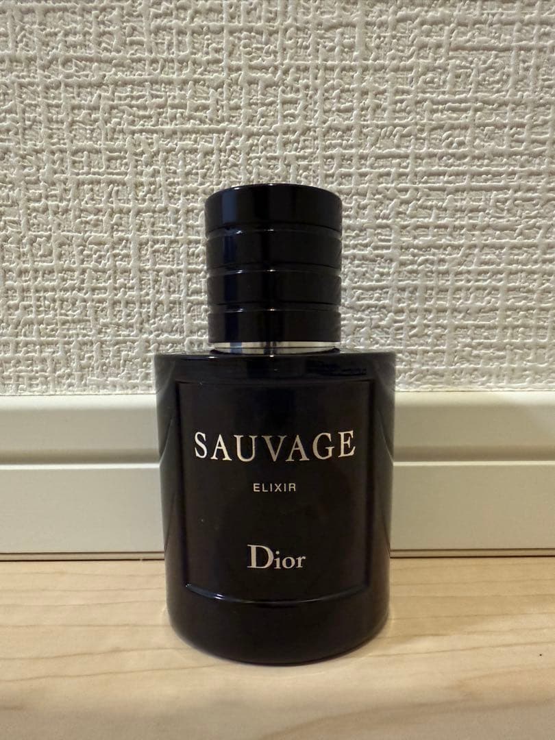 Dior SAUVAGE ELIXIR 香水