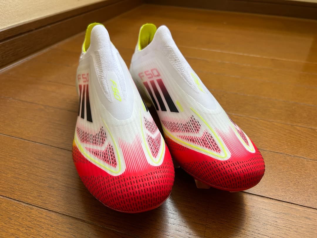 adidas F50 ホワイト/レッド/イエロー スパイク