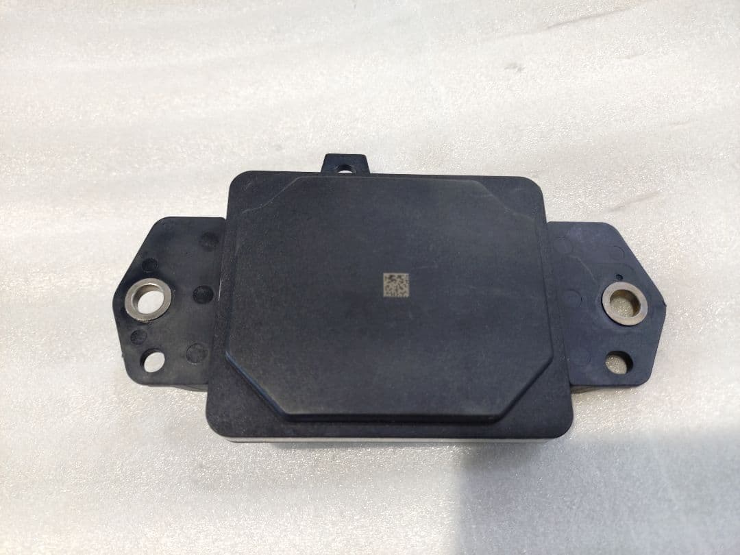 ミリ波レーダー　トヨタ　ヤリス　MXPJ10　MXPB10