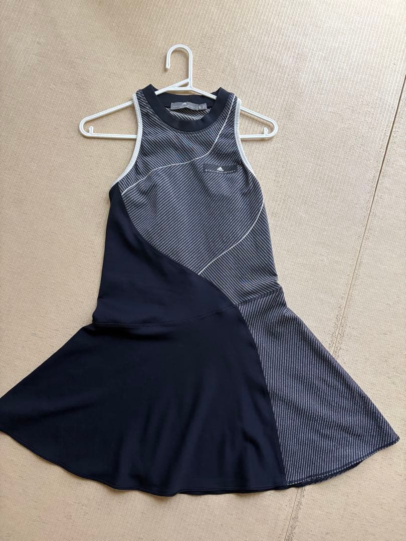 アディダス バイステラマッカートニー テニス　ドレス