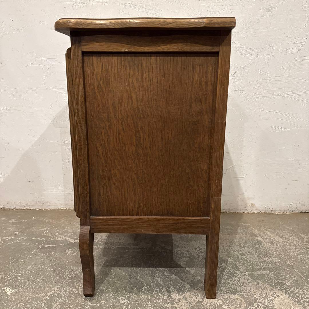 年末年始saleヴィンテージ　木製サイドテーブル　扉収納付き　1