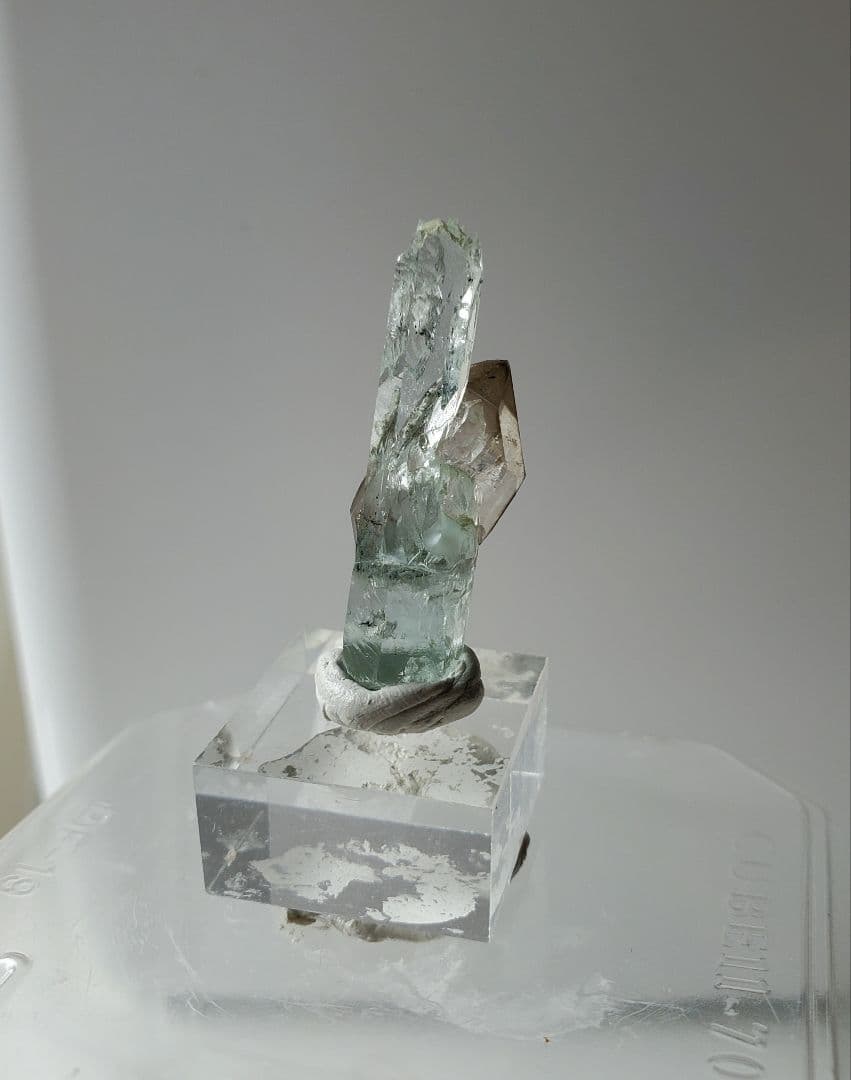 パキスタン産アクアマリンwithスモーキークォーツ原石