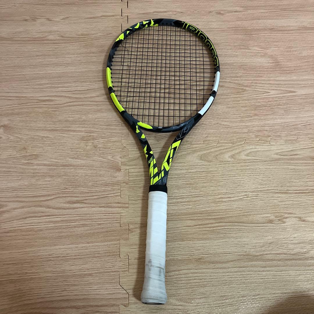 バボラ　ピュアアエロ98 テニスラケット