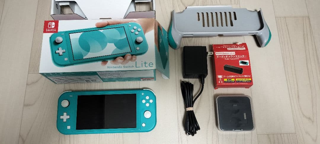 スイッチライト４点セット　本体/カバー/スタンド充電器/ワイヤレス発信機