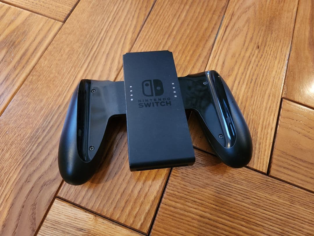 【美品】Nintendo Switch本体+おまけ(ケース、ハンドル)