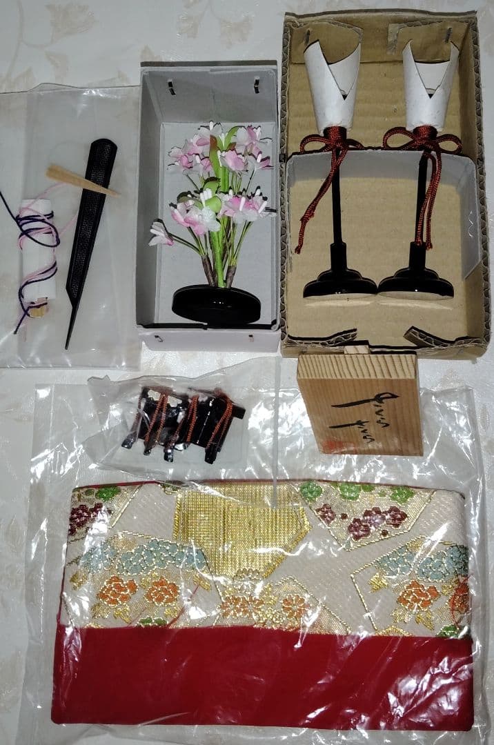 「さくらさくら 」コンパクト 小さな 木目込み親王飾り　雛人形 　一秀作　雛祭り