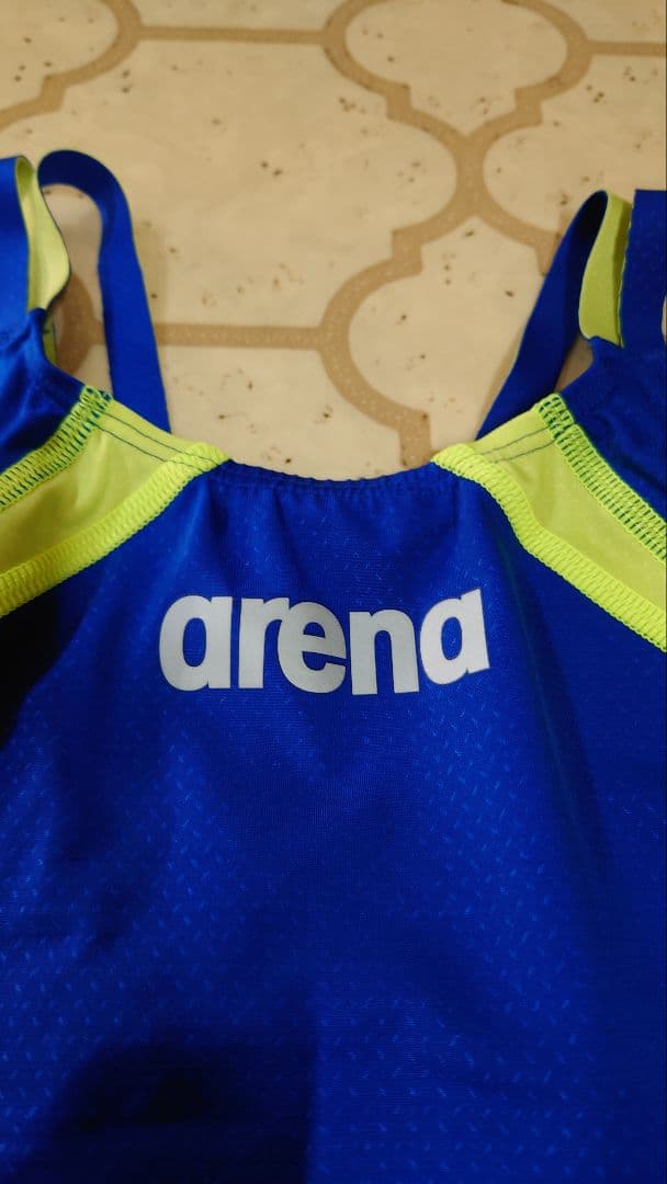 新品　アリーナ　競泳水着　ブルー＆イエロー　Lサイズ薄手