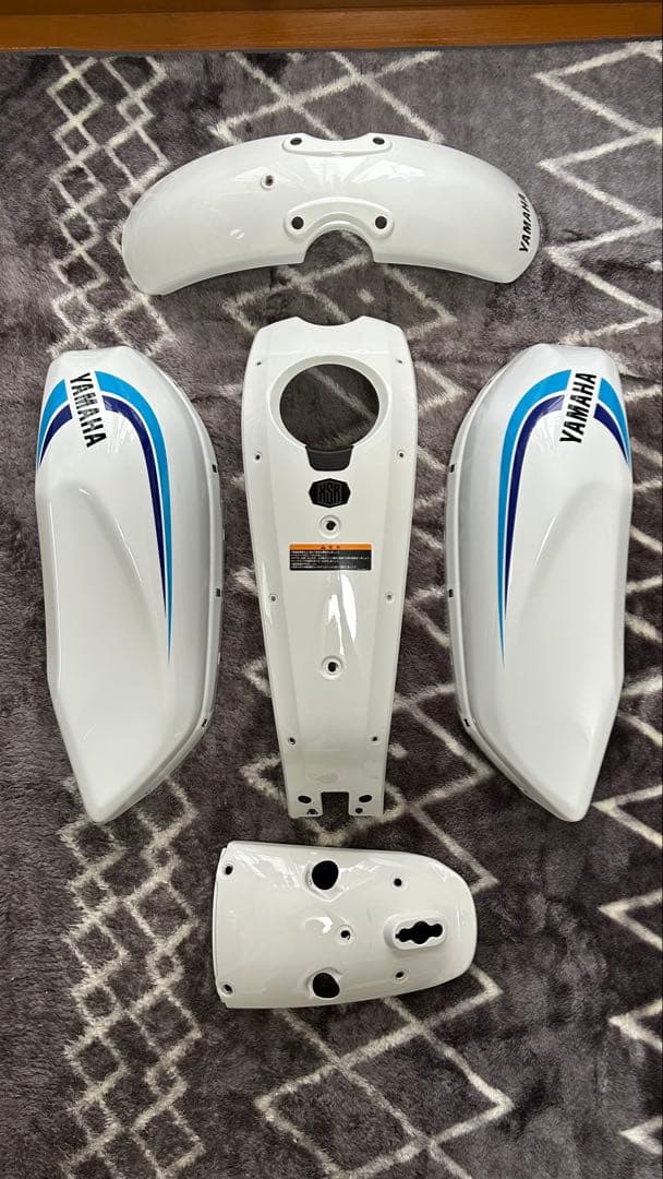 XSR700 外装パーツ　タンクカバー　フェンダー