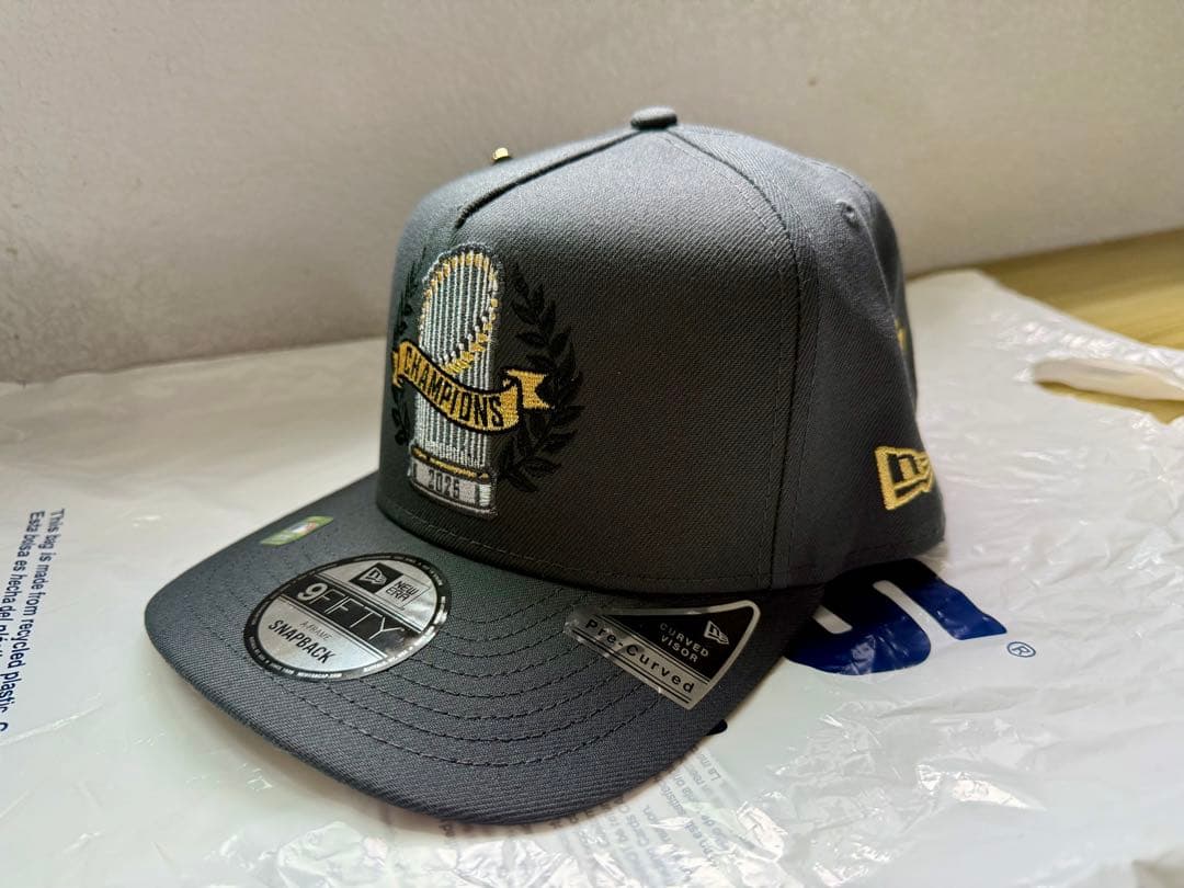 ドジャース　2025 ワールドシリーズ　優勝キャップ 山本由伸サイン刺繍付き