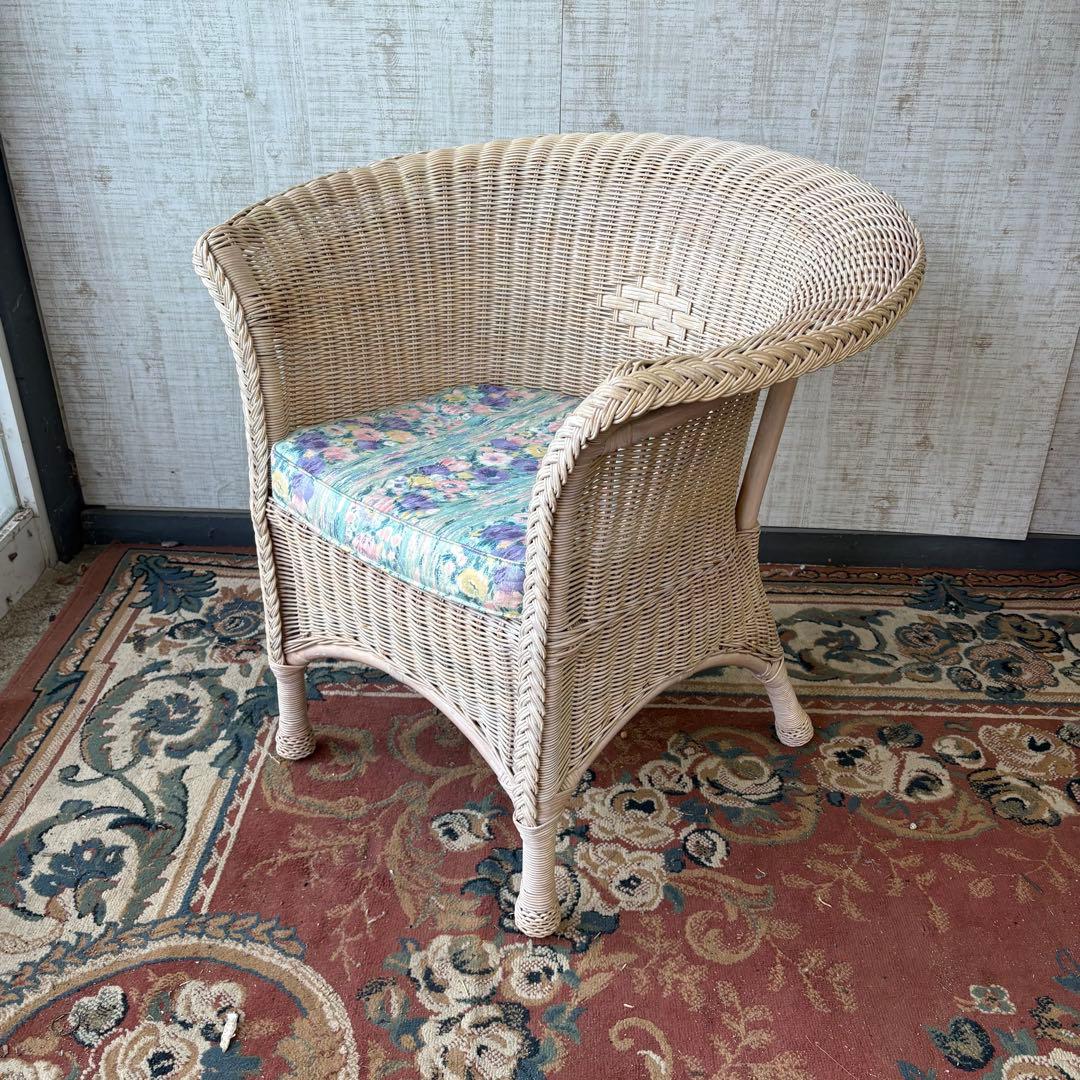 ②昭和レトロ ヴィンテージ ラタンダイニングチェア 花柄クッション アームチェア