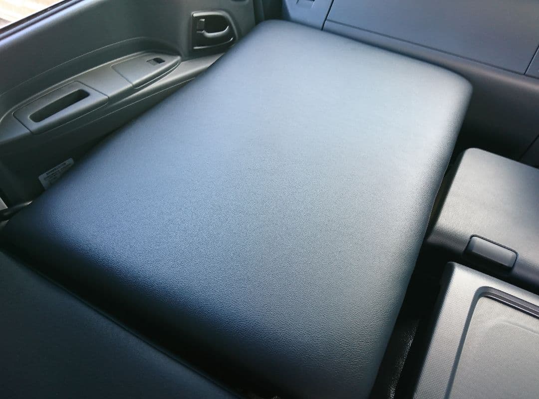 【新品】20ファイブスターギガ★フラット助手席 ブラックレザー★支柱キット付