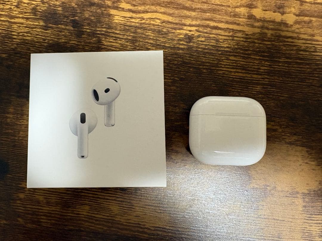 ほぼ未使用品airpods 4 アクティブノイズキャンセル版