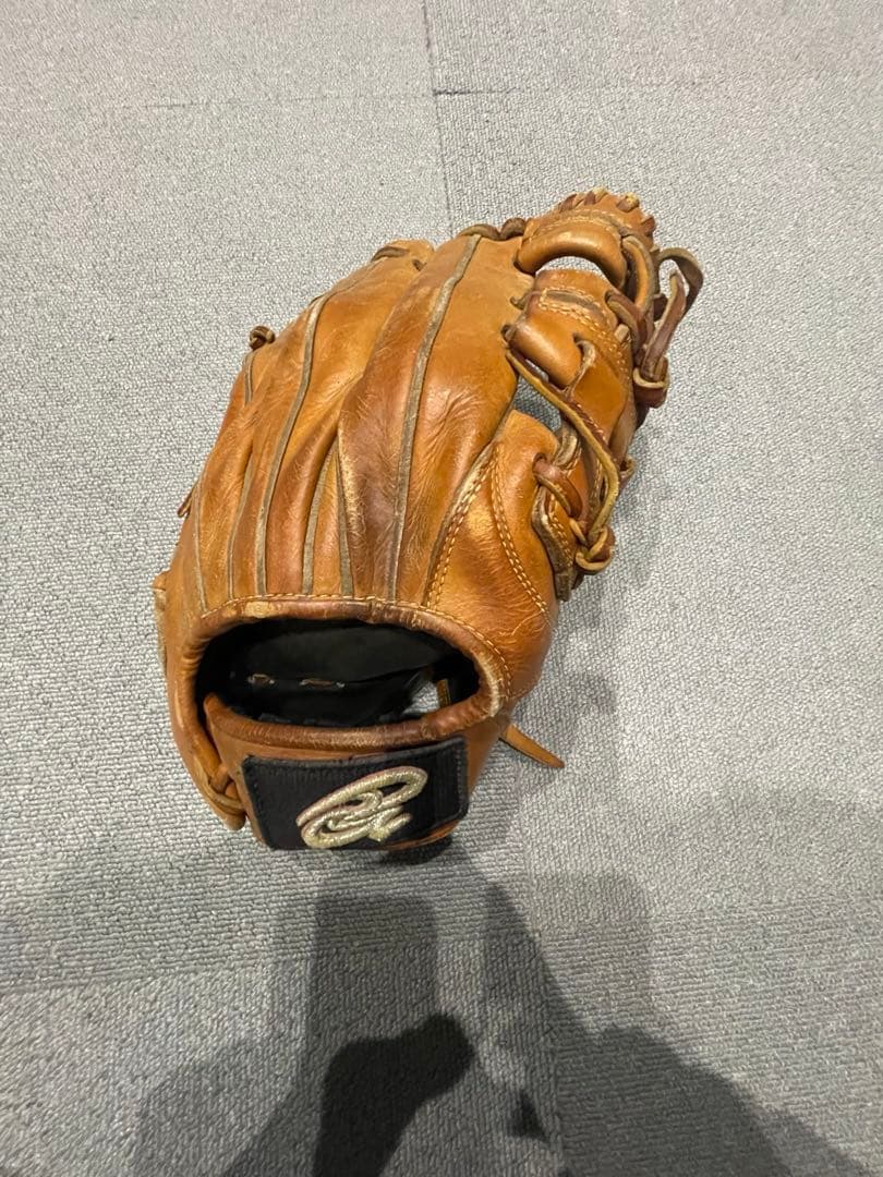 ドナイヤ　軟式内野グローブ