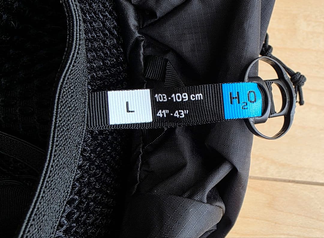 SALOMON ACTIVE SKIN 8 ブラック フラスク2本付き(未使用)