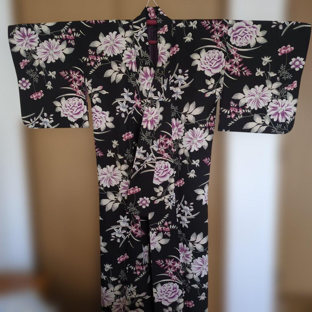 黒地に花柄の小紋着物 撫松庵 プレタМサイズ