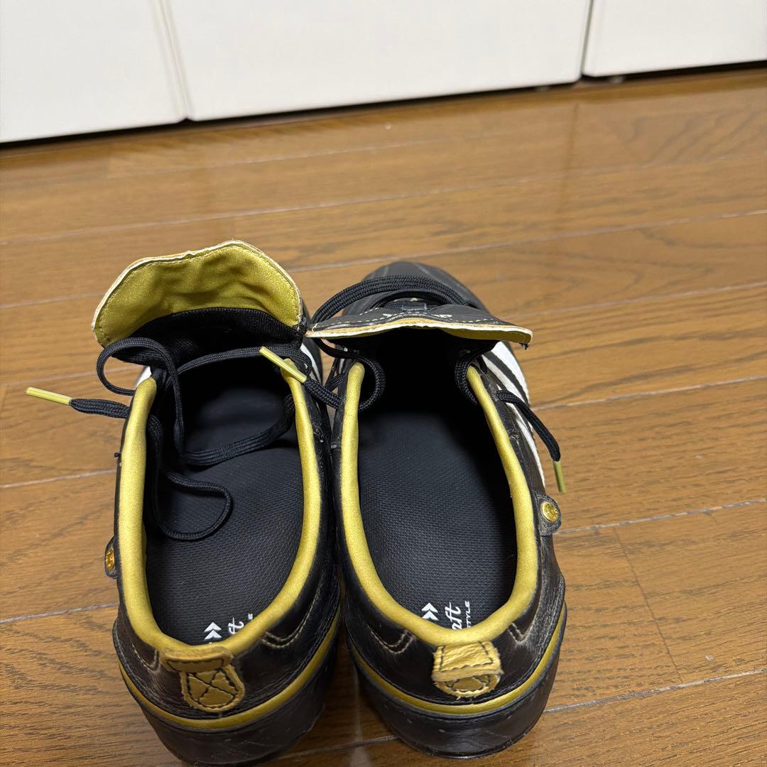 adidas サッカー ブラック/ホワイト/ゴールド adipure FG