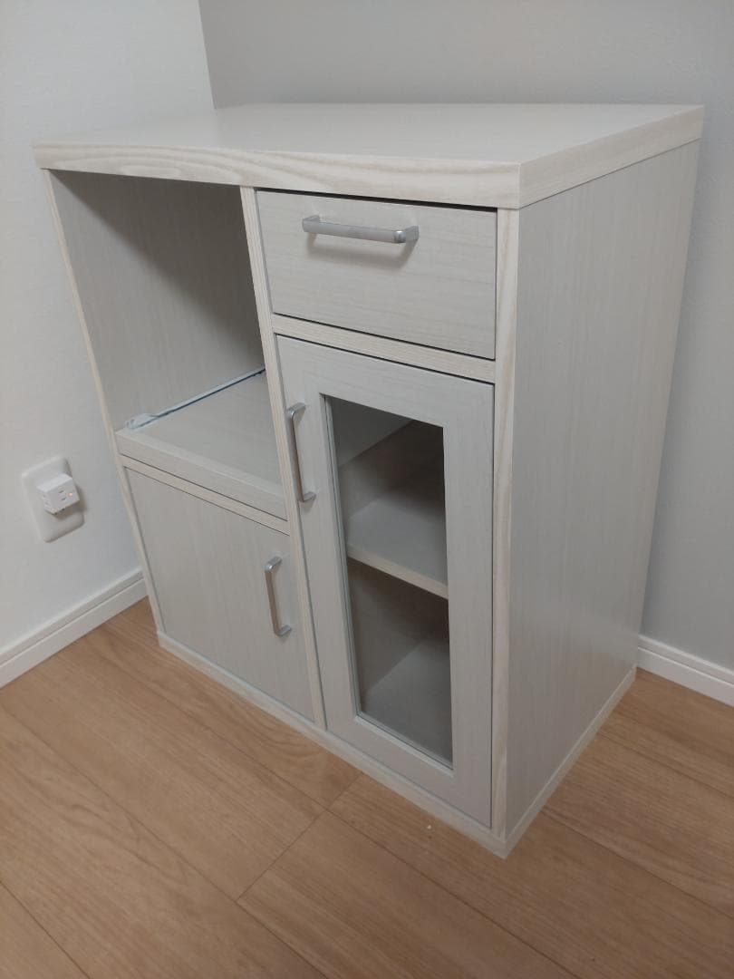 ホワイト木製食器棚 （送料込み）