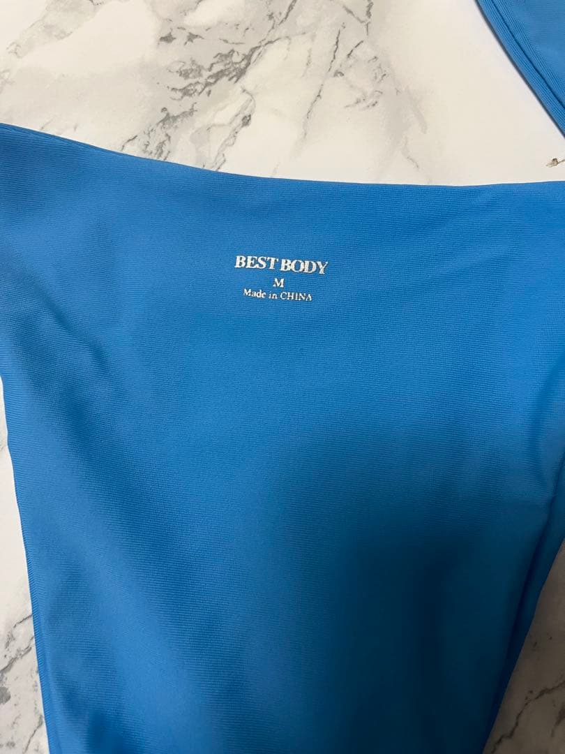 BEST BODY JAPAN 公式ビキニ　青色　Mサイズ