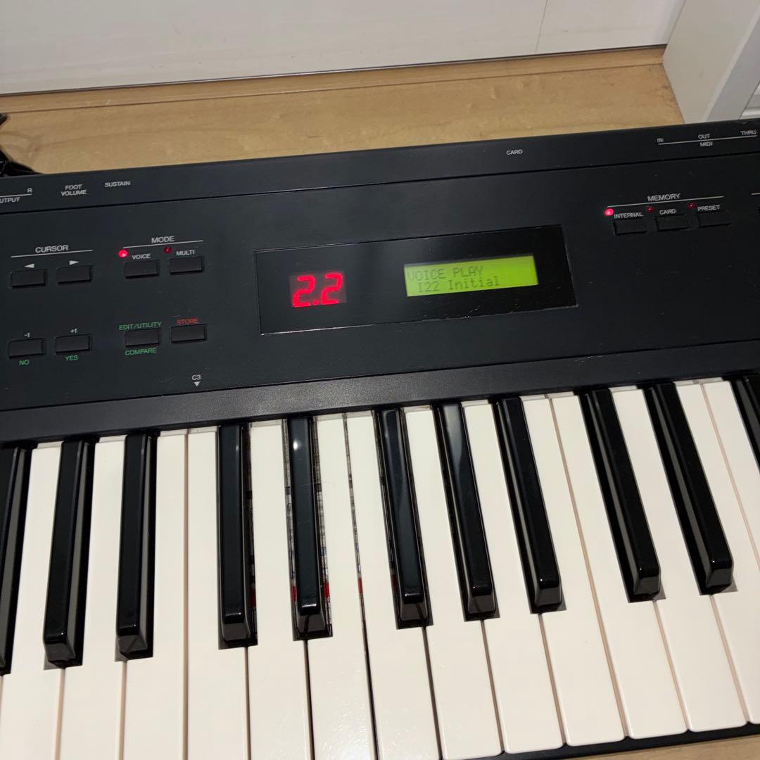 完動品　動作品　YAMAHA SY22 シンセサイザー　名機