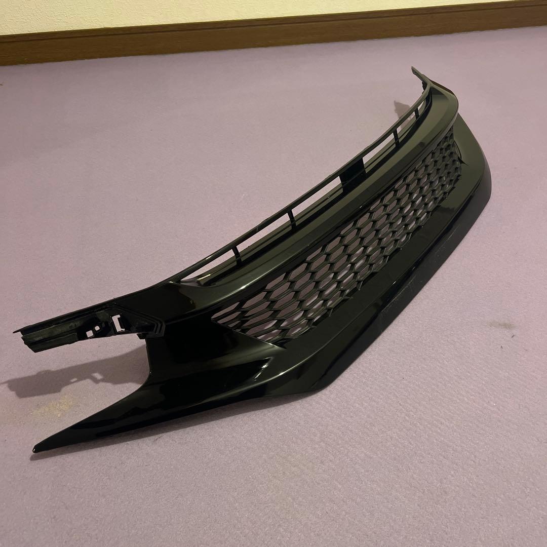 シビックハッチバック fk7 フロントグリル　フロントバンパーガーニッシュ