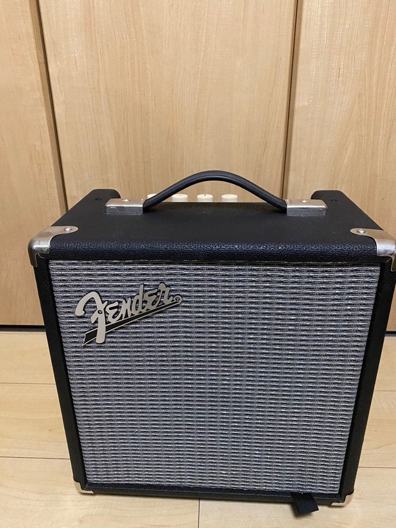 【値下げしました】Fender Rumble 15 ベースアンプ　中古　ほぼ新品