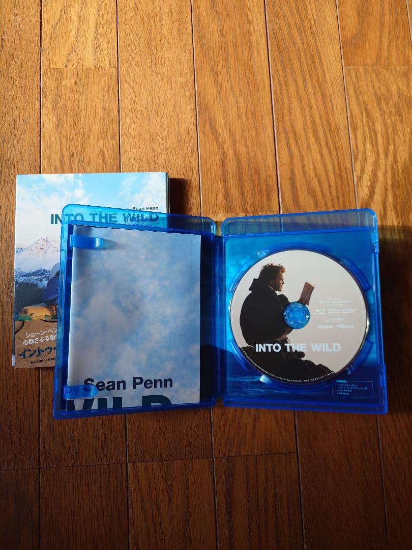 Blu-ray版イントゥ・ザ・ワイルド+スマートウォッチのおまけ付き