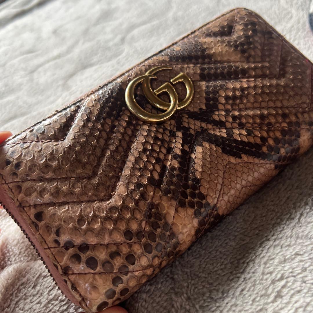 GUCCI ヘビ革 長財布 ピンク系