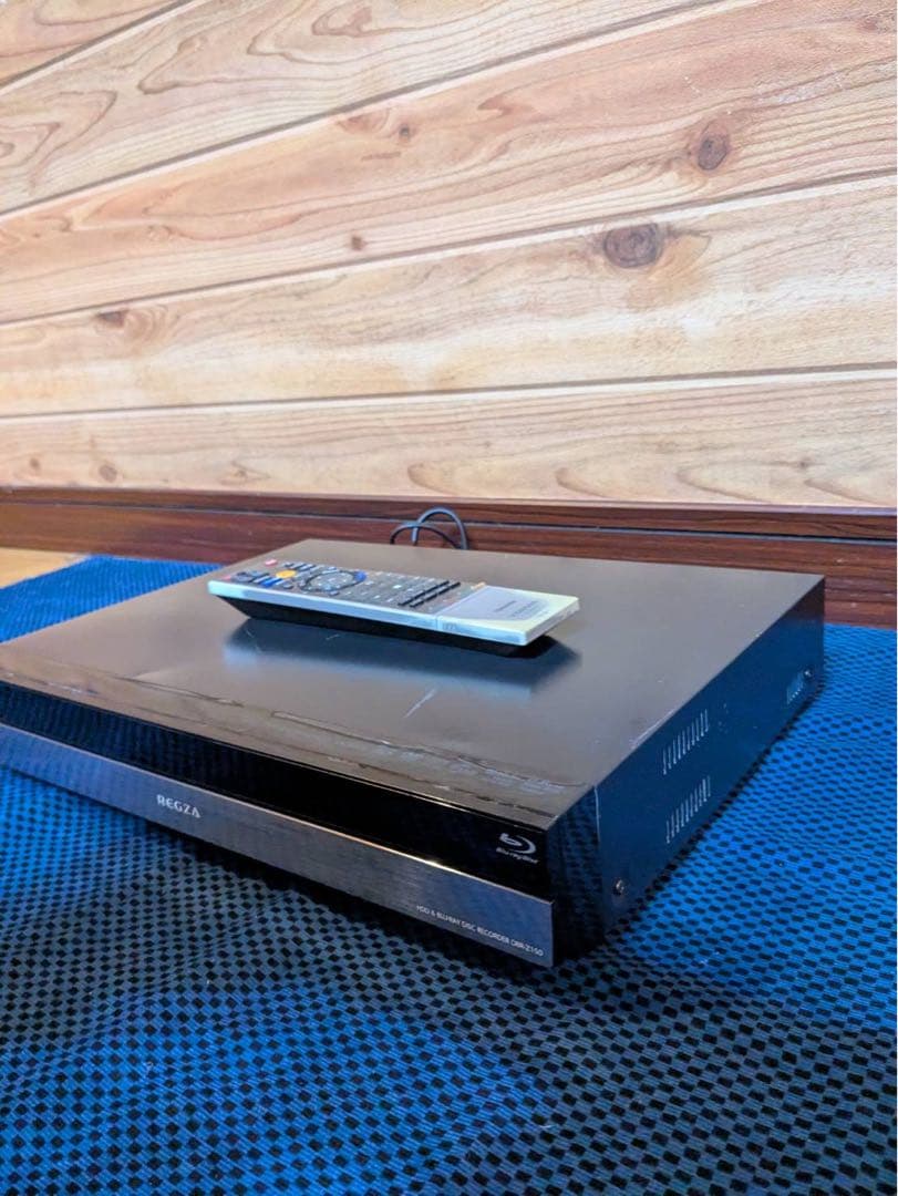 TOSHIBA 東芝 REGZA ブルーレイレコーダー　リモコン付き