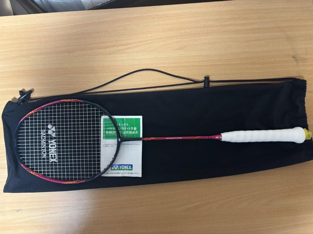 バドミントンラケット ★美品★【廃盤品】ナノフレア700 5UG5 マゼンダ