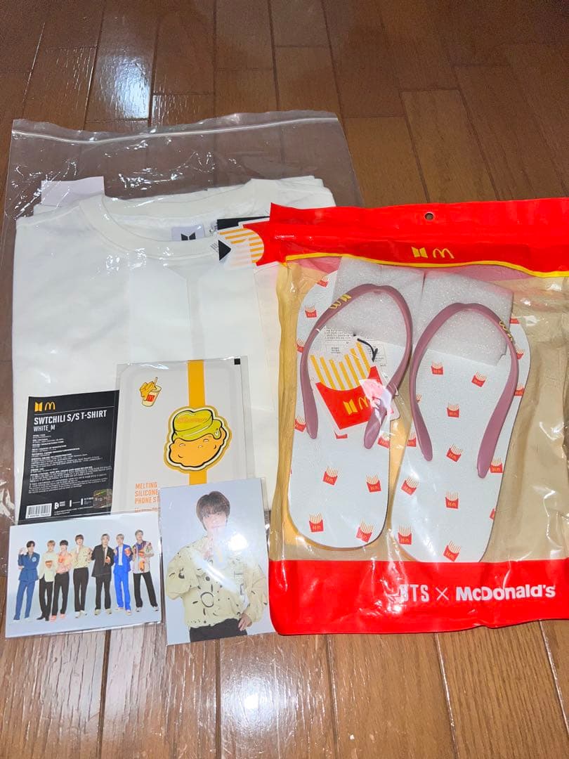 BTS x マクドナルド Tシャツ Mサイズ