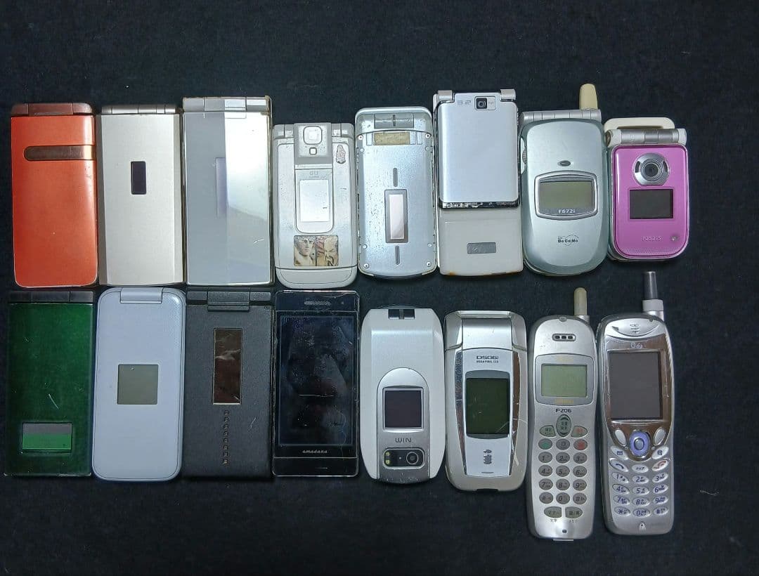 が*ら様 【ジャンク品】携帯電話　ガラケー　セルラーホンまとめて16台　都市鉱山