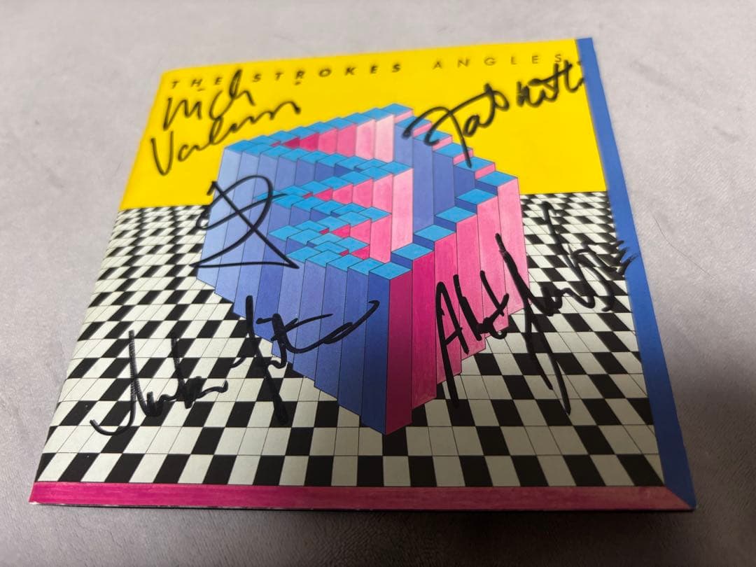 レア　ストロークス　直筆サイン　CD THE STROKES アングルズ