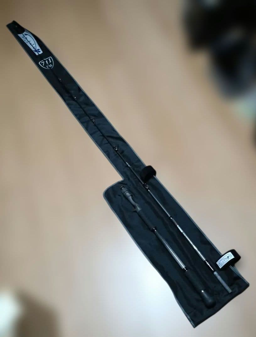 ツララ　モンストロ711RM 未使用品