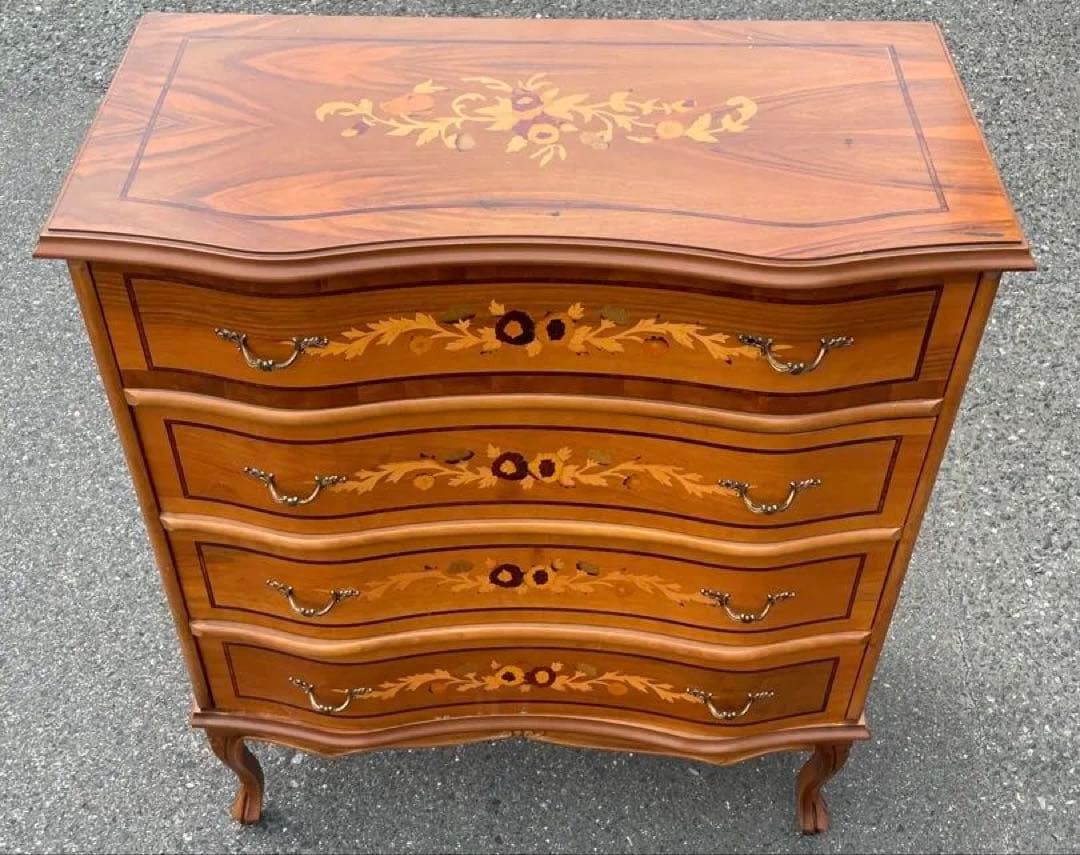 チェスト　猫足　洋服箪笥　タンス　アンティーク　住まい　インテリア　家具