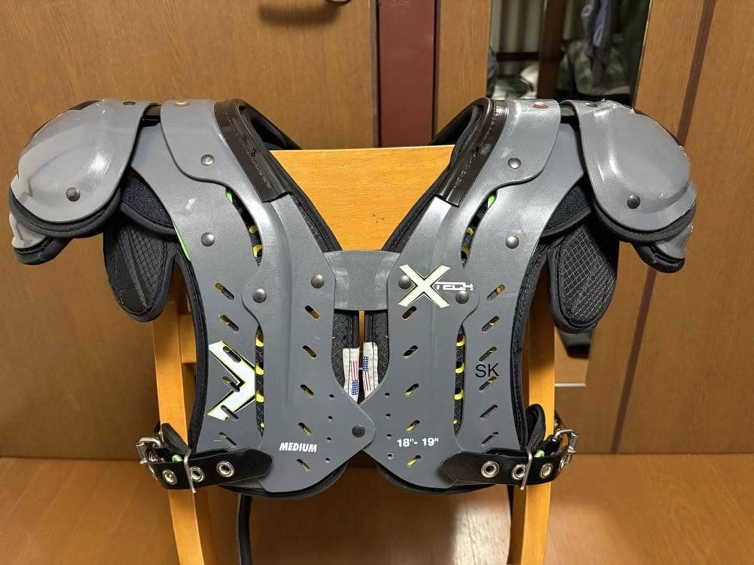 XTech アメリカンフットボール ショルダーパッドMサイズ　　　ゆもさん専用