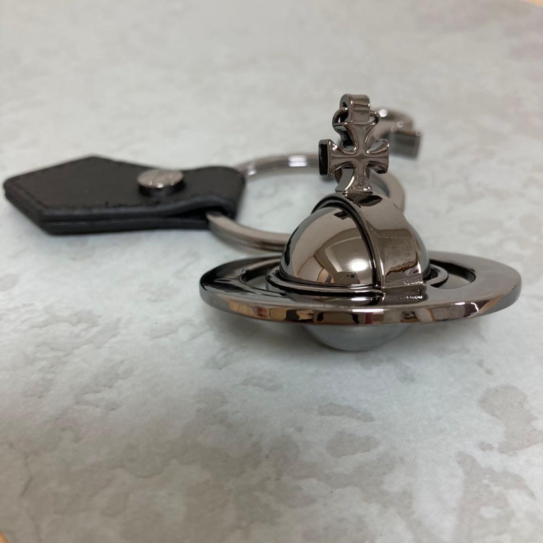 Vivienne Westwood｜ラウンドオーブキーリング　ガンメタ