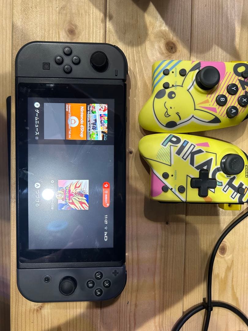 Nintendo Switch 本体 ピカチュウコントローラー付き