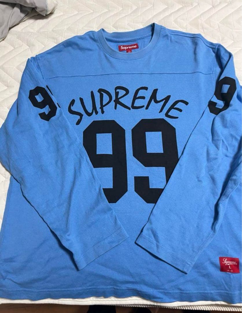 supreme ロンT twiceモモ着用　値下げ可