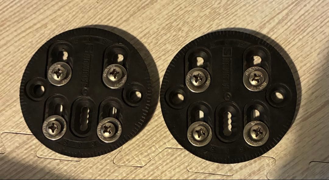 Salomon ディストリクト　シャドウフィット