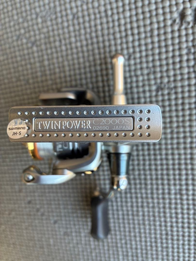 Shimano 11ツインパワーC2000S C 1000Sスプール付き