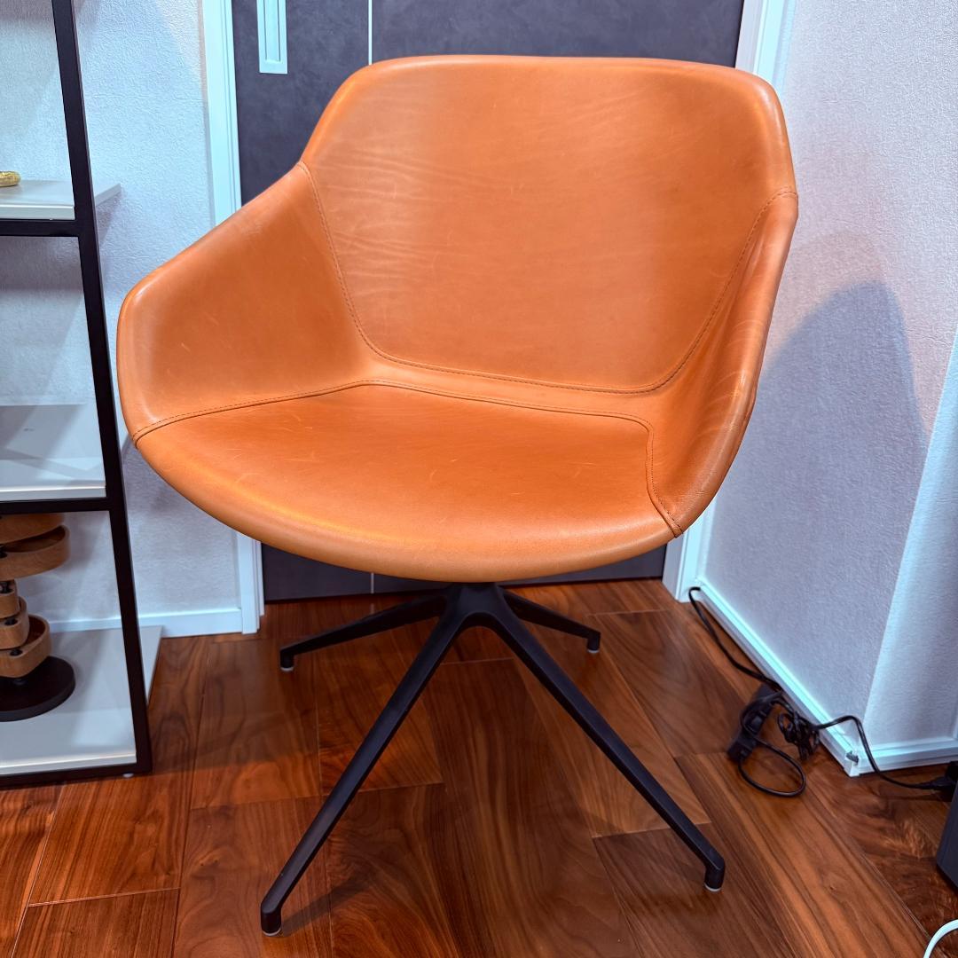 BoConcept ボーコンセプト ADELAIDE 回転式チェア レザー