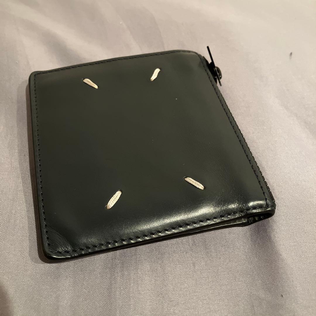 ブラックレザー 二つ折り財布