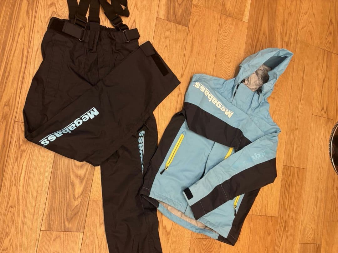 Megabass レインウェア Mサイズ 青/黒　メガバス