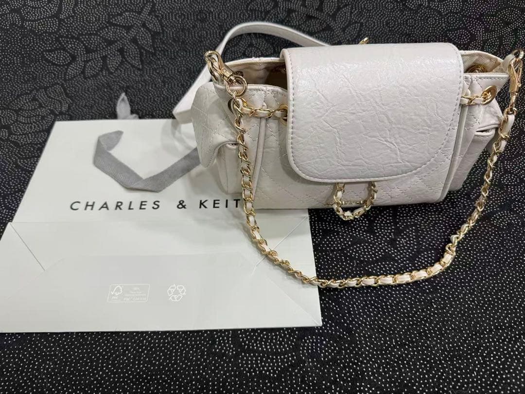 美品 CHARLES&KEITH Duo ツーウェイ ホワイト バックパック