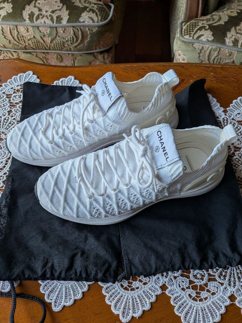 CHANEL スニーカー メッシュ ココマーク ロゴ 白 シャネル