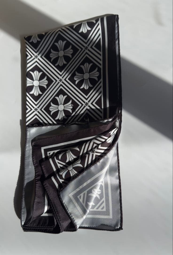 ROALA新品未使用春物クロムハーツ　大判スカーフ 100cm×100cm