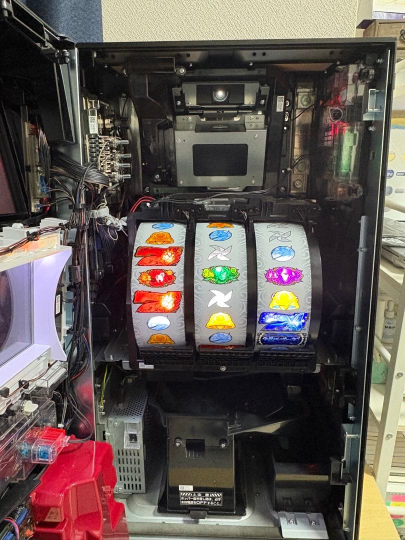 パチスロ機 アニメキャラクター デザイン