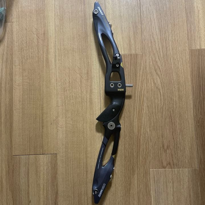 WIN&WIN INNO CXT H25  右射ち用　アーチェリー　ハンドル