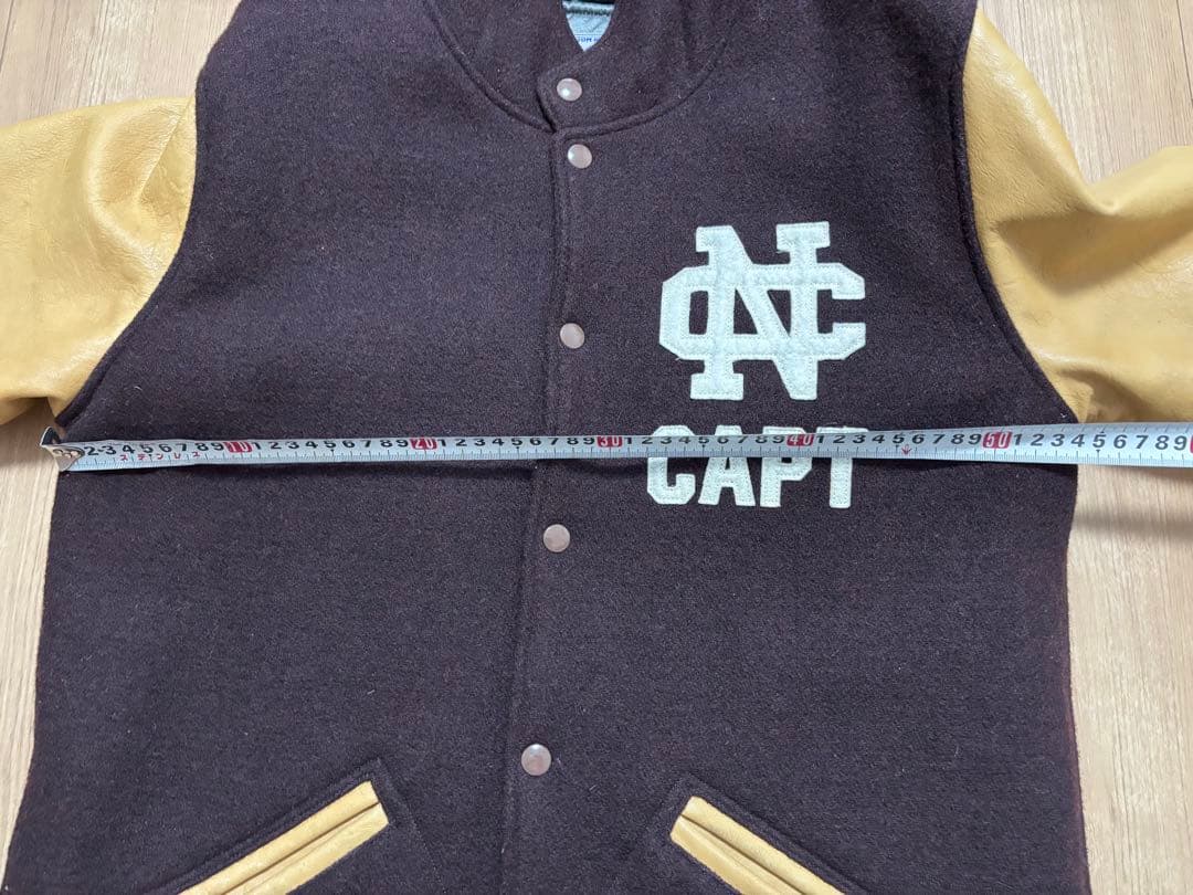 ホワイツビル　フード付きスタジャン