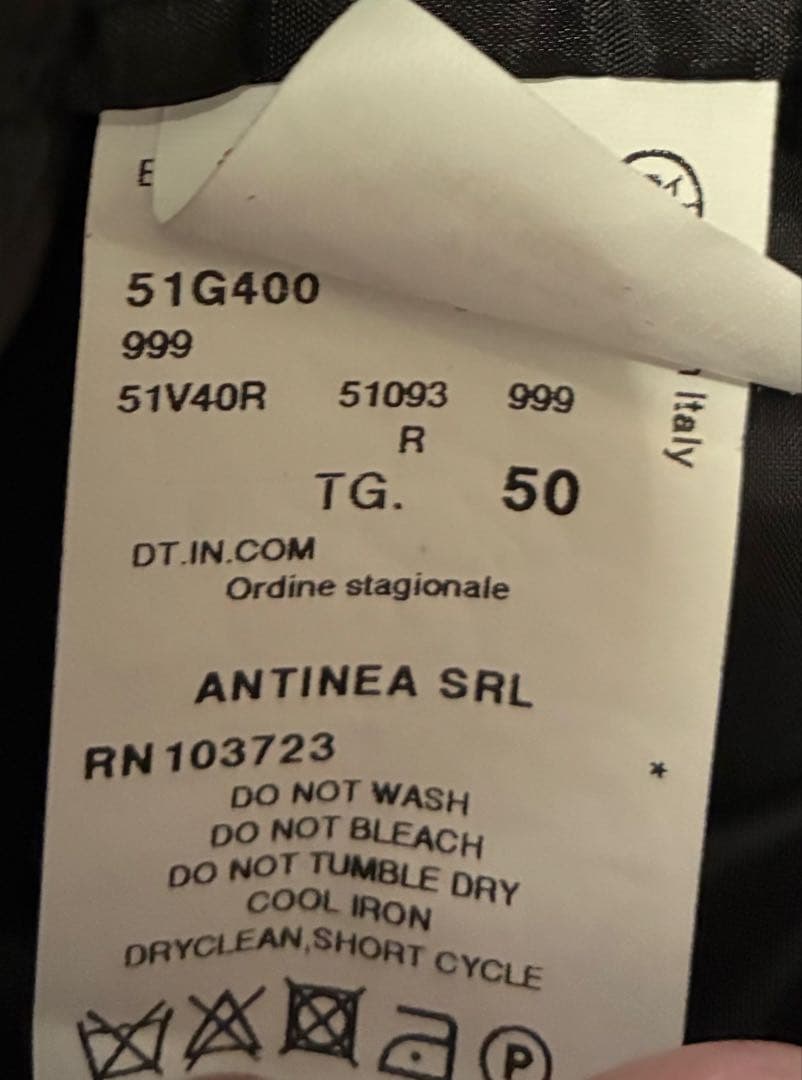 エンポリオ　アルマーニ　ブラック スーツ　ほぼ未使用